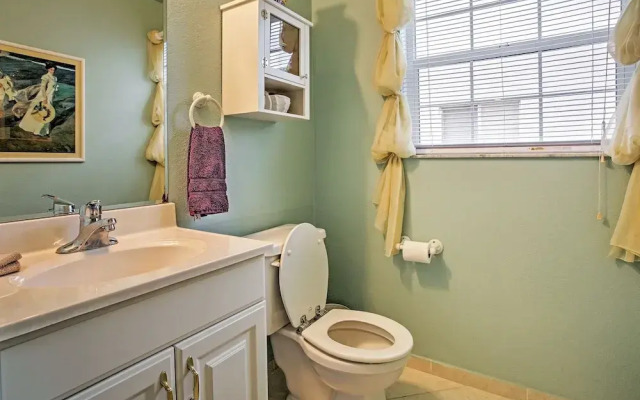 Naples Home w/ Pool, Extended Stays Welcome!