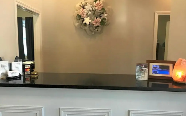 Villager Motel & Glen Manor Estate