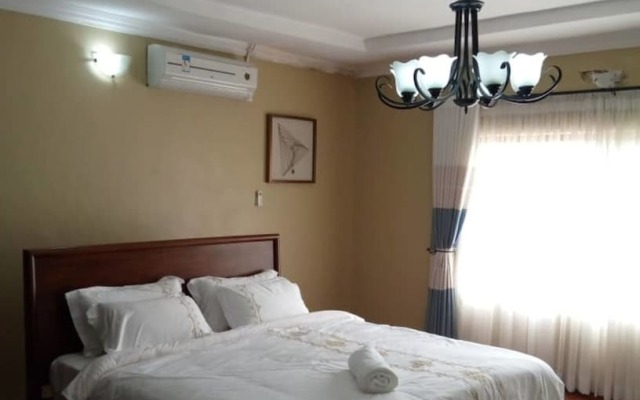 3 Bedrooms Exclusive House in Mass Media