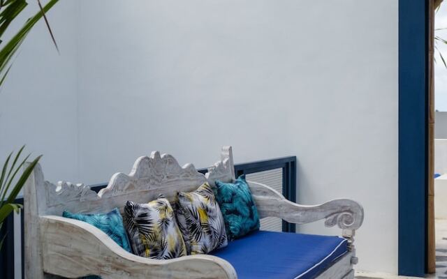 Omah Bleue Villa by Betterplace