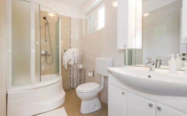 Beautiful Home in Matulji With Wifi and 2 Bedrooms