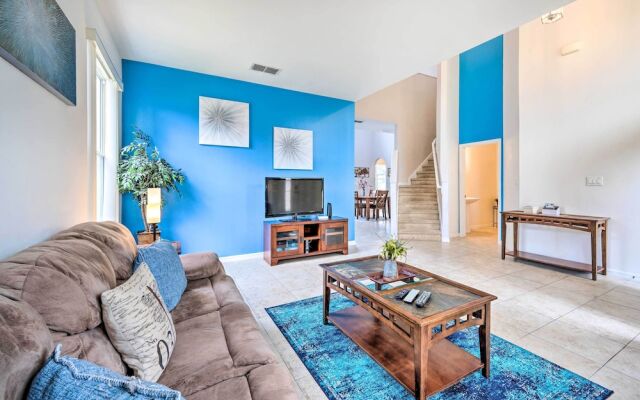 Dog-friendly Kissimmee Home w/ Lanai + Pool!