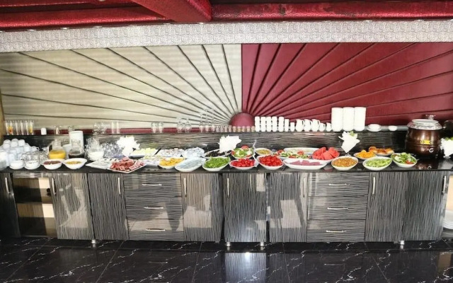 Murat Otel