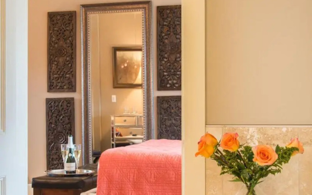 Gothic Eves Inn and Spa Bed and Breakfast