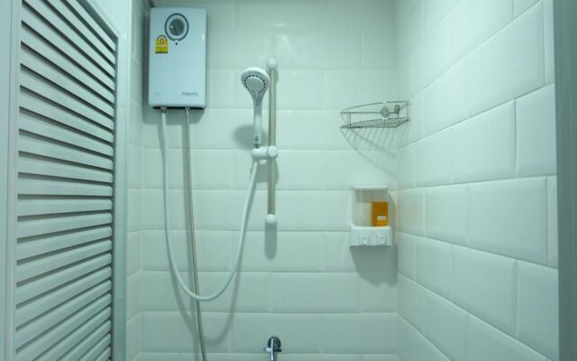 D-hub Hostel