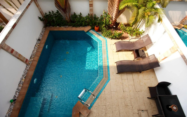 Hidden Palm Pool Villas
