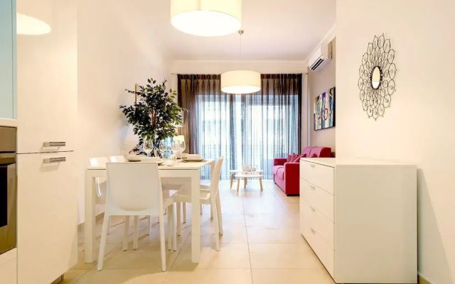 Luxury Apartment With Pool and Terrace, Top Location