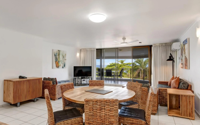 Roydon Beachfront Apartments