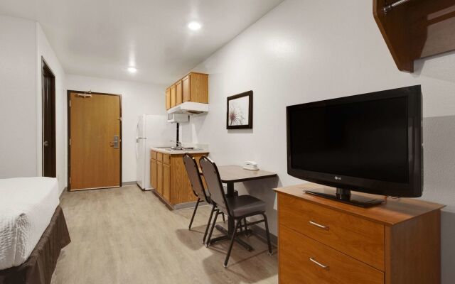 WoodSpring Suites Conroe