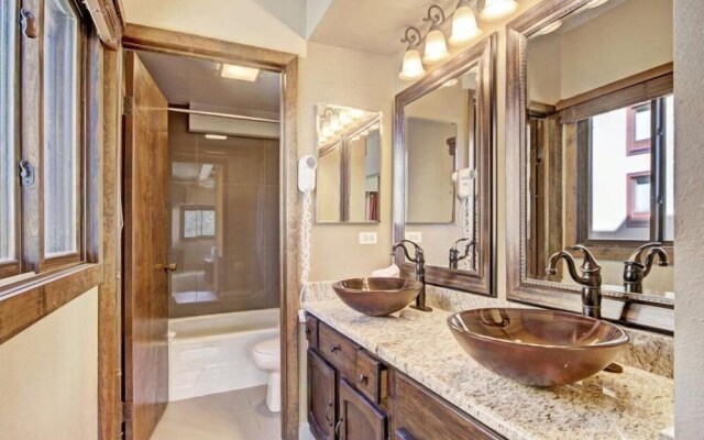 2 Bedroom Ski in, Ski out Mountain Vacation Rental Located Next to Historic Main Street in Downtown Breckenridge