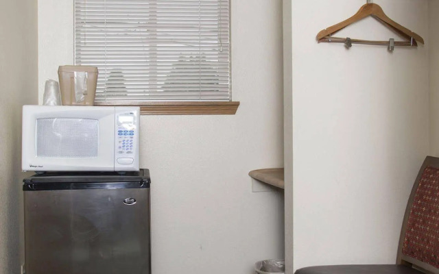 The Royal Victorian Motel