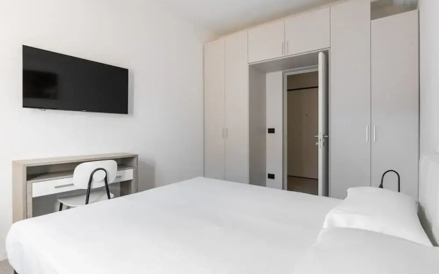 Capo di Lucca White Apartments