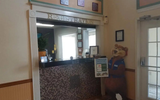 Travelodge by Wyndham Perry National Fairgrounds Area I-75