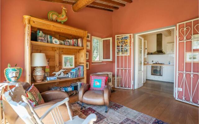 Stunning Home in Impruneta With 3 Bedrooms and Wifi