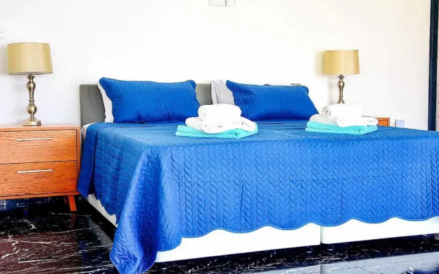 Coral Bay Beach Villa