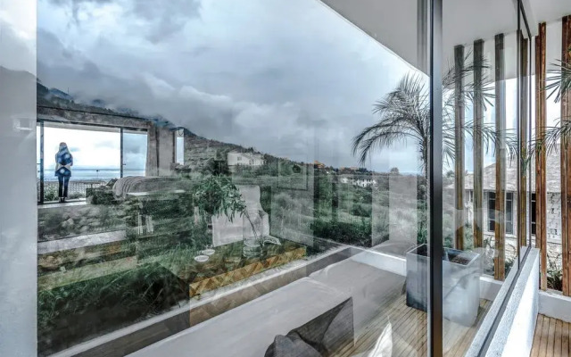 Sunyata Pure House