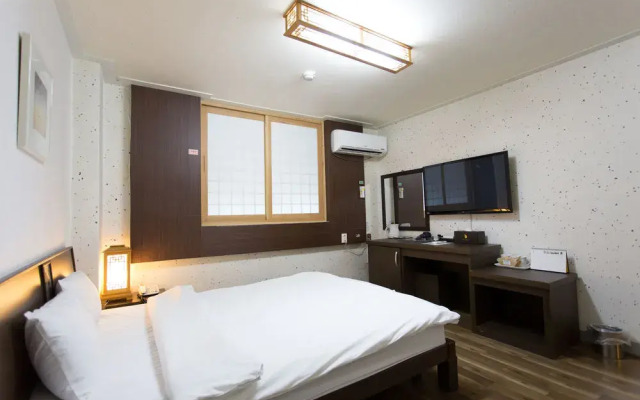 Benikea Jeonju Hansung Tourist Hotel