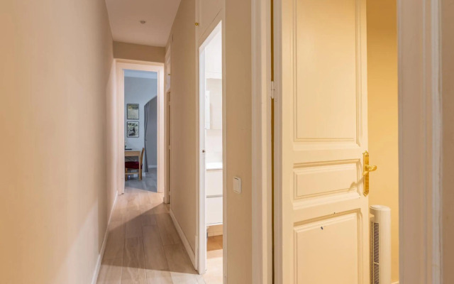 ApartEasy - Family 4-Bedroom Apartment