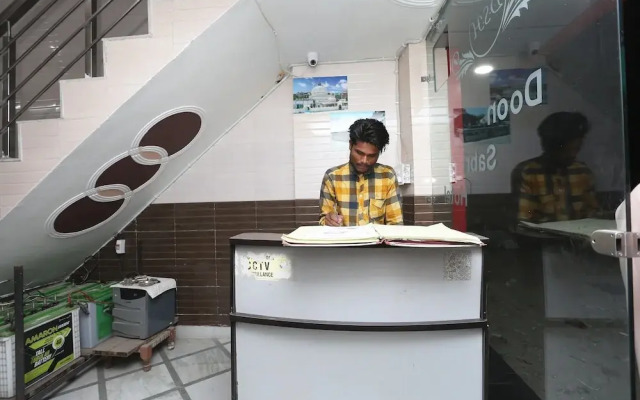 SPOT ON 37780 Hotel Doon Sabri