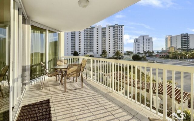 Picture Perfect 2 Bedroom Condo by RedAwning
