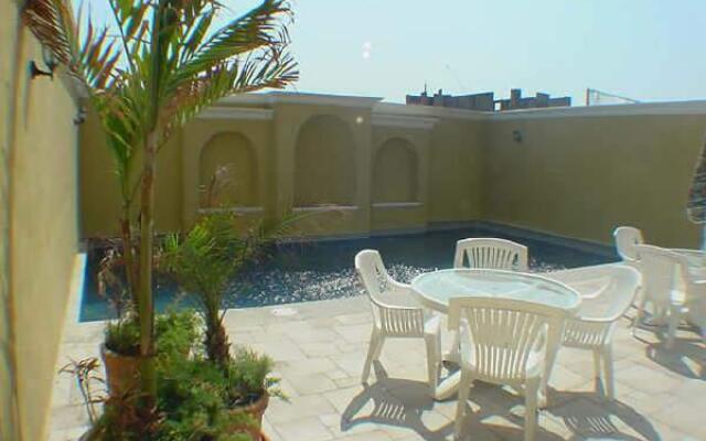 Casa Real Hotel & Suites