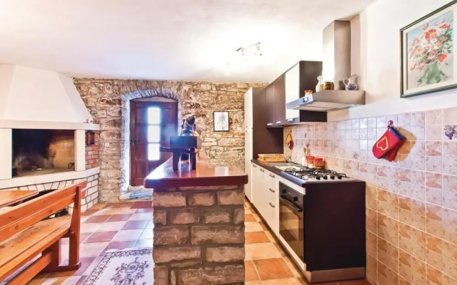 Stunning Home in Stifanici With Wifi and 3 Bedrooms