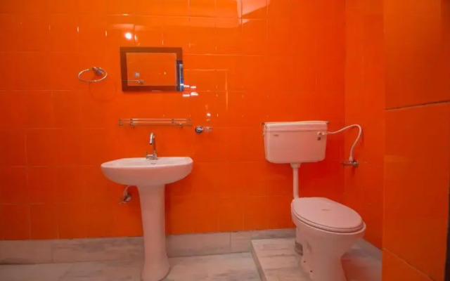 Relax Lodge By OYO Rooms
