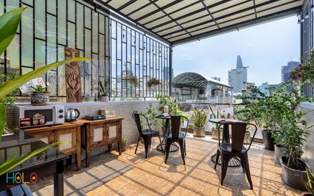 HoLo Central Saigon - Serviced HomeStay