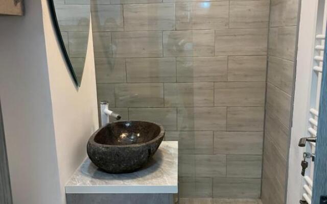 apartament cu 3 camere in zona linistita