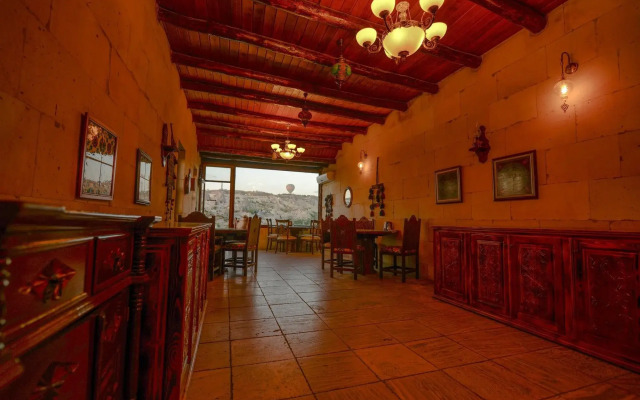 Vineyard Cave Hotel