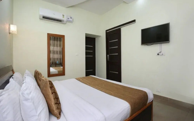 OYO 9956 Hotel Pelican Inn