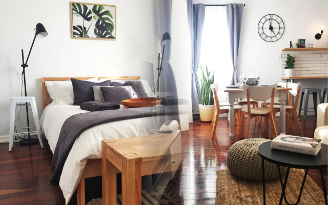 Quick Stroll To The City