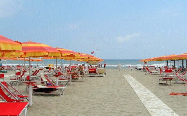 Spacious Holiday Home in Lucca With Swimming Pool