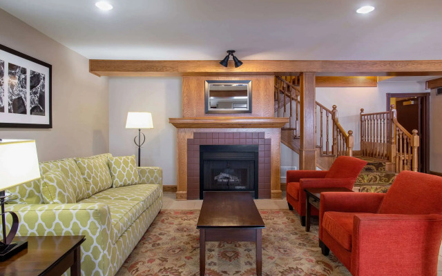 Travelodge Suites by Wyndham Regina / Eastgate Bay