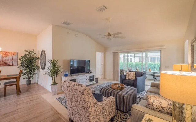 Limestone Avenue 1264 by White Pelican VR