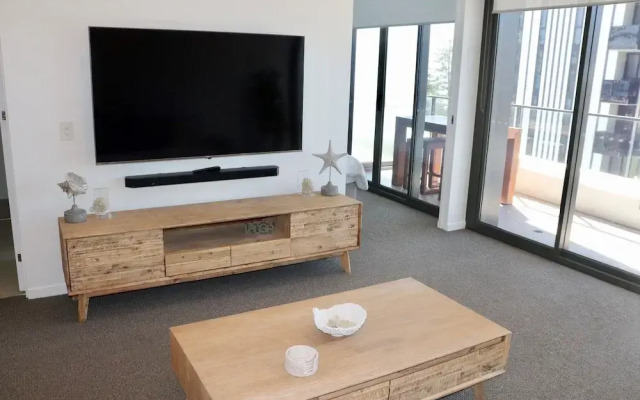X Kirra Apartments