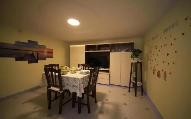 Dolls House Holiday Home