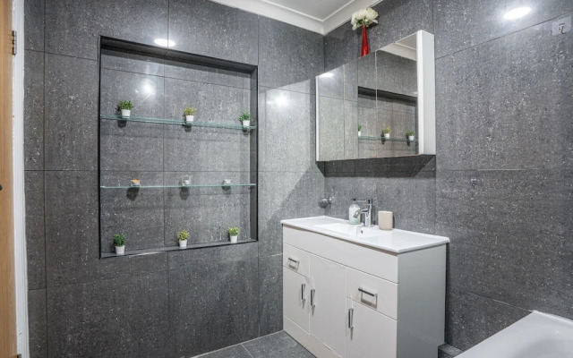 1 Bedroom Comfortable Flat in Kensington