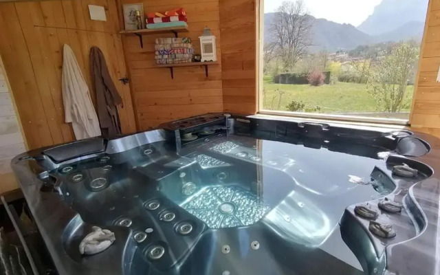 Duplex avec piscine et extérieur