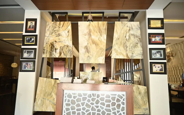 Hotel Regency Square
