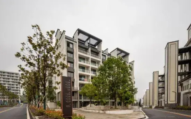 Traveler Holiday Hotel (Huangshan Lushan Yunqi Branch)