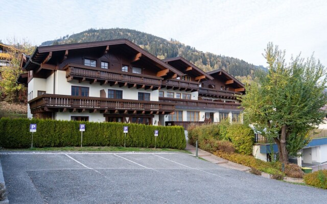 Spacious Apartment in Piesendorf Near Ski Area