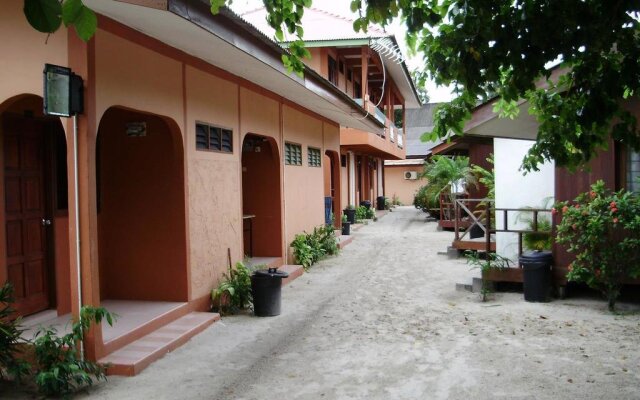 Grand Beach Motel