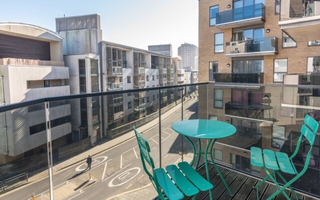 1 Bedroom Apartment With Balcony in Central Brighton