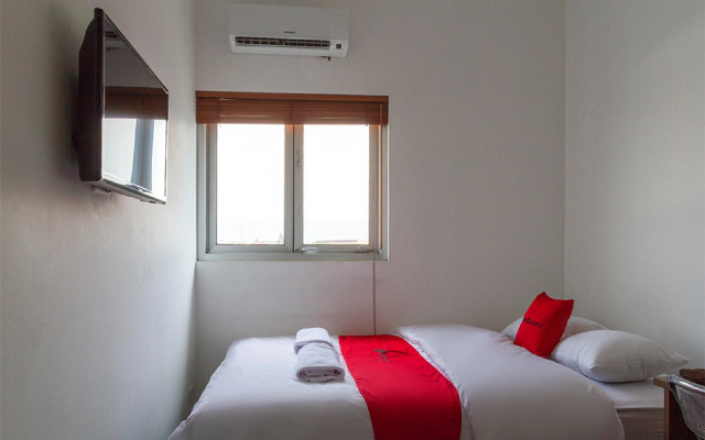 RedDoorz @ Malabar Street