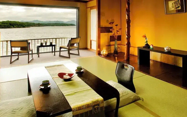 Yukei no Yado Umi no Yurikago Hagikomachi