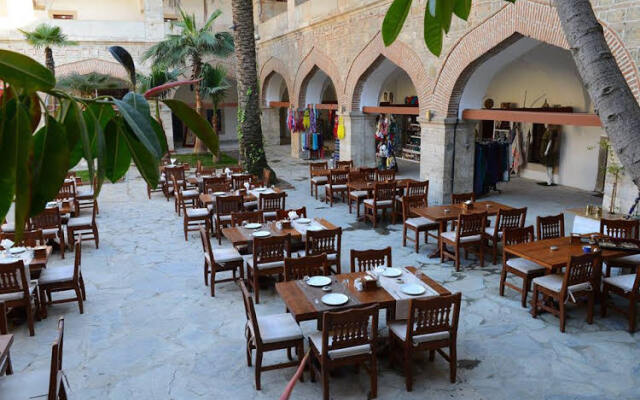 Club Caravanserail