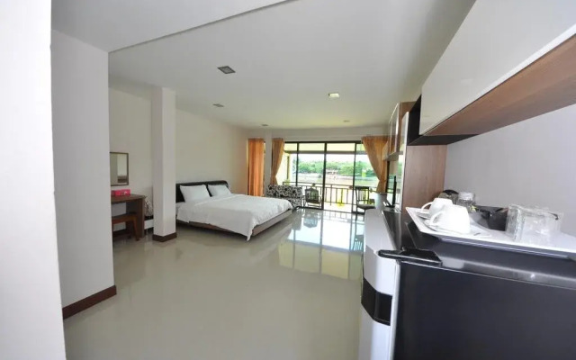 Maeklong Marina Resort