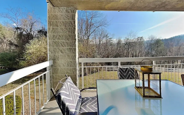Smoky Mountain Bliss by Jackson Mountain Rentals