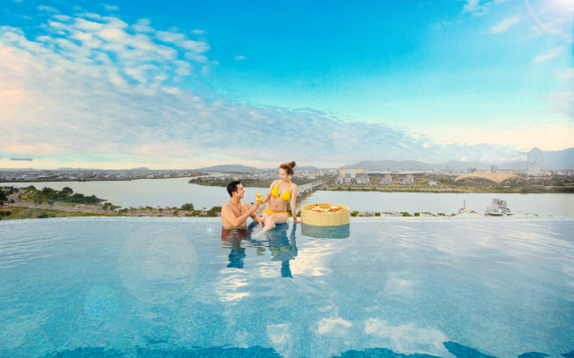 RHM Luxury Hotel And Suite